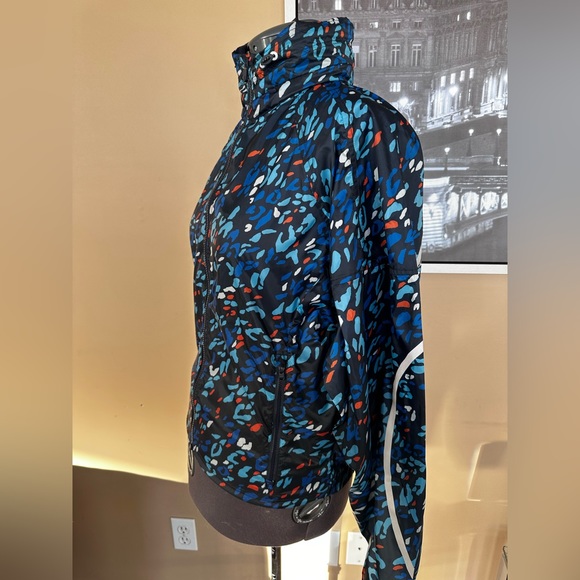 NWT Sweaty Betty Pack Away Jacket size large - Picture 9 of 16